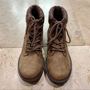 Brand new Blowfish wedge booties! They’re so cute on :)